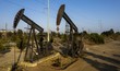 Giá dầu thế giới hạ mạnh khi căng thẳng Trung Đông tạm lắng dịu