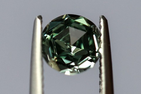 Buồn của ngành kim cương: Giá rơi thảm hại, mất dần sức hút, khách hàng chuyển sang dùng đồ 'nhân tạo'