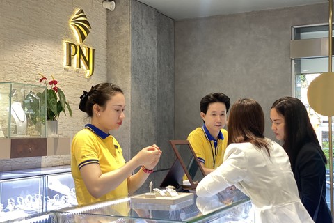 Nhu cầu trang sức của người dân cao bất chấp suy thoái kinh tế, PNJ đạt kế hoạch lợi nhuận