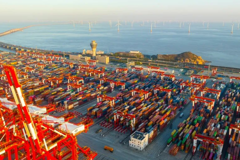 "Say sóng" vì giá vận chuyển container toàn cầu tiếp tục tăng chóng mặt