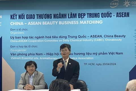 Tiến sĩ Nguyễn Văn Minh, Phó Chủ tịch VOCA tại họp báo 