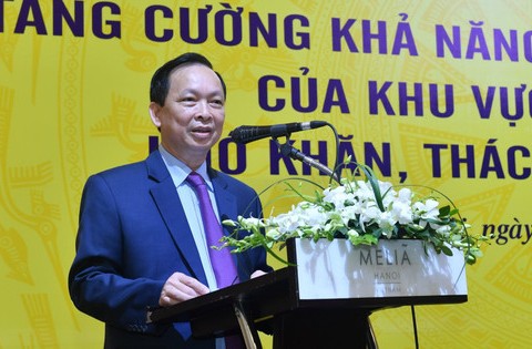 Phó Thống đốc Thường trực Đào Minh Tú: Các ngân hàng đang đứng giữa 'hai dòng nước'