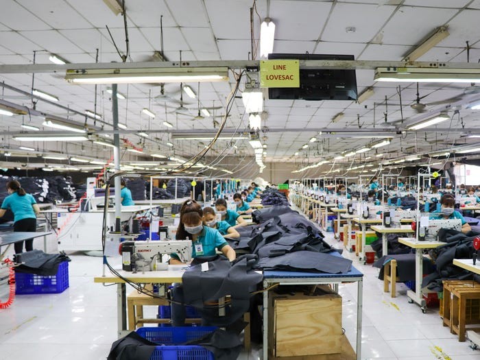 S&P Global dự báo sản xuất Việt Nam chưa hết khó khăn 