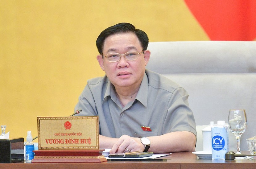 Chủ tịch Quốc hội Vương Đình Huệ phát biểu tại phiên họp 25 của Ủy ban Thường vụ Quốc hội, chiều 24/8. Ảnh: VGP-Hoàng Phong 