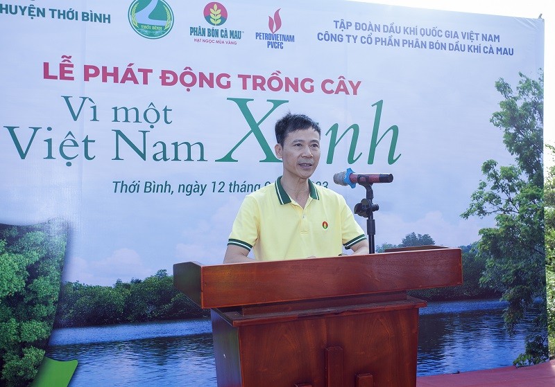 Ông Nguyễn Đức Hạnh - Thành viên HĐQT, chủ tịch Công đoàn PVCFC tham gia phát biểu tại buổi lễ Phát động trồng cây