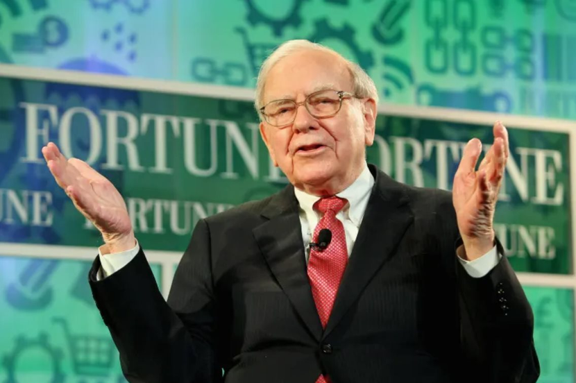 Warren Buffett bán 8 tỷ USD cổ phiếu, các nhà đầu tư "đứng ngồi không yên"